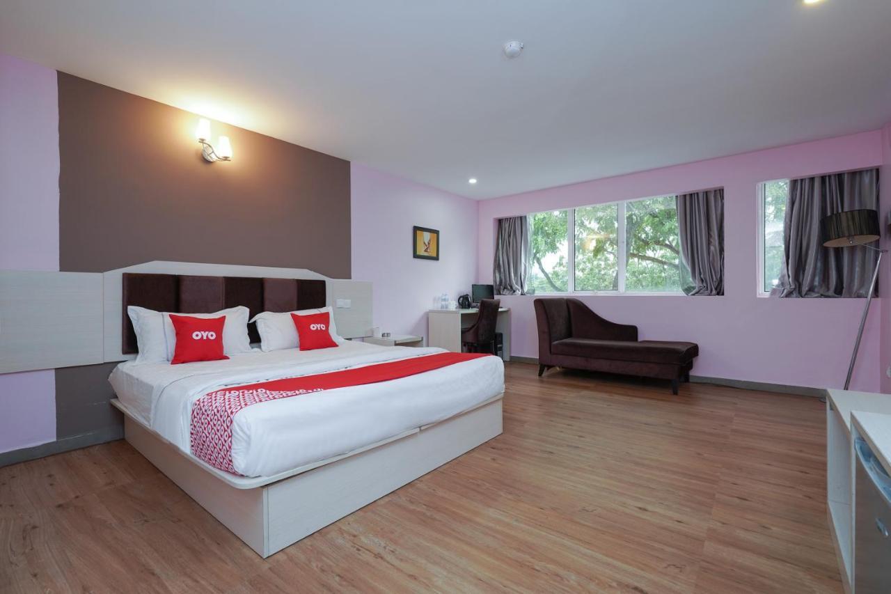 Capital O 89919 Hotel Hari Hari Куала-Лумпур Экстерьер фото